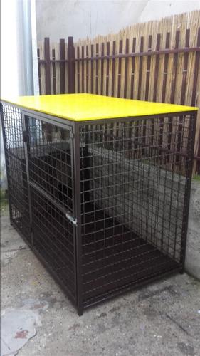 Box za psa sa kucicom
