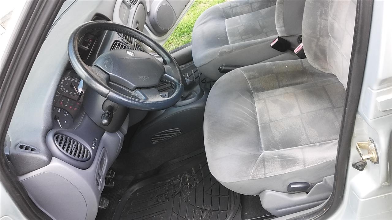 Renault-Megane--01