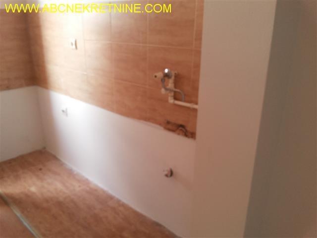 Hitno-prodajem-nov-uknjižen-stan-40m2-23700e