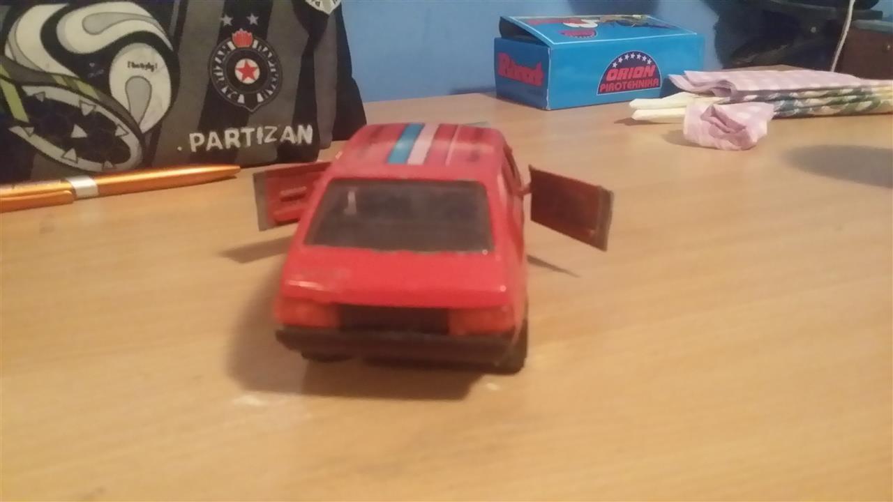 Auto-igracka-