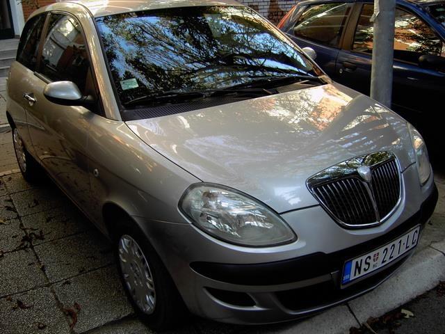 Lancia-Ypsilon-1-3-multijet---05--