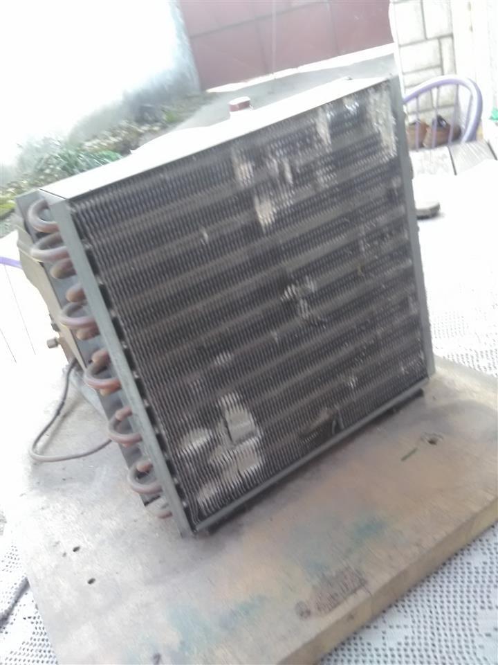 DANFOSS-NA-PRODAJI-2-KOMPRESORA-MARKE-DANFOSS