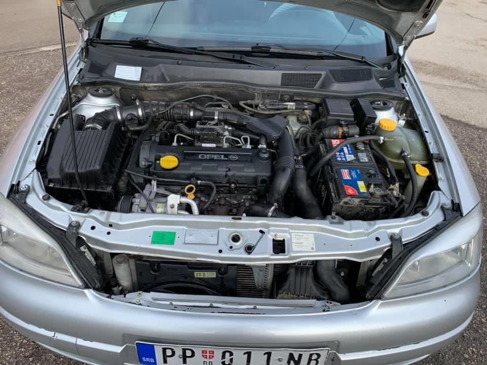 Opel-Astra-1-7-DTI-2001