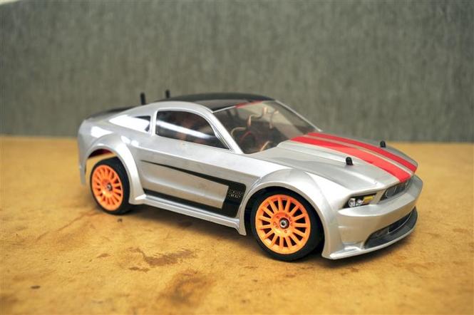 Mustang 1/16