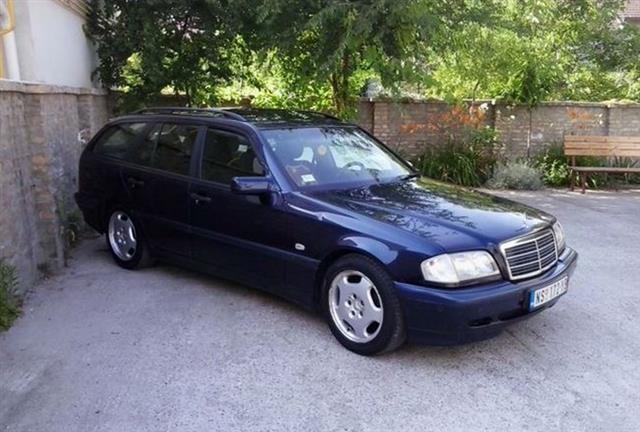 Mercedes-Benz-C200-Kompressor--01
