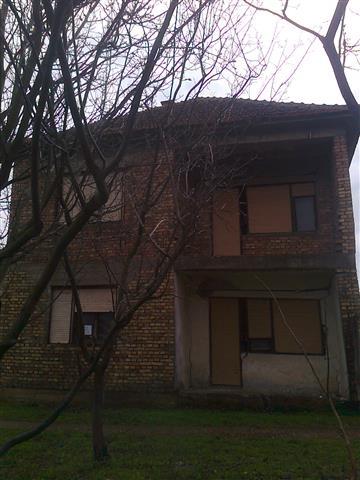 Kuca 200m2  u Titelu