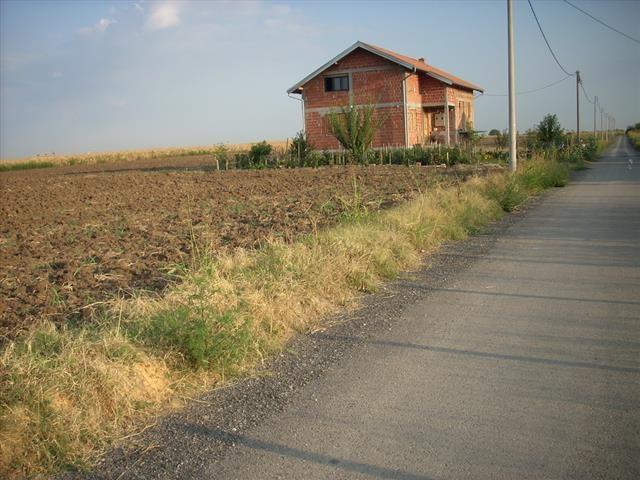 Plac-400m2---Surčin