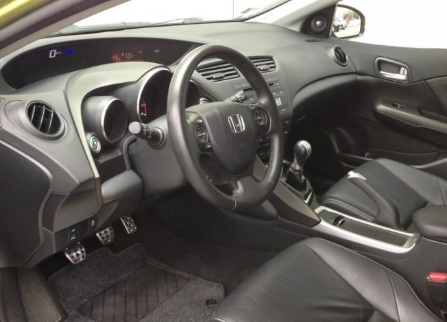 Honda-Civic-1-8-executive--12