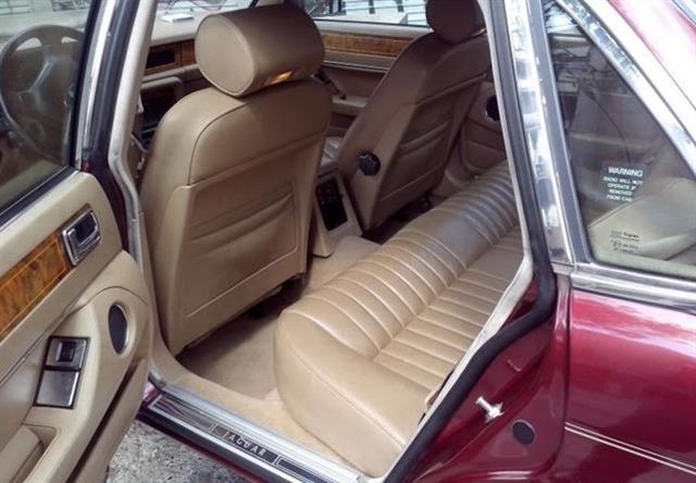 Jaguar-XJ40-Sovereign--91