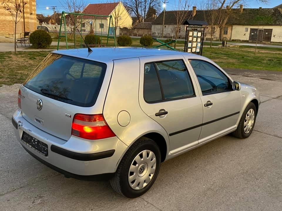 VW-GOLF-4