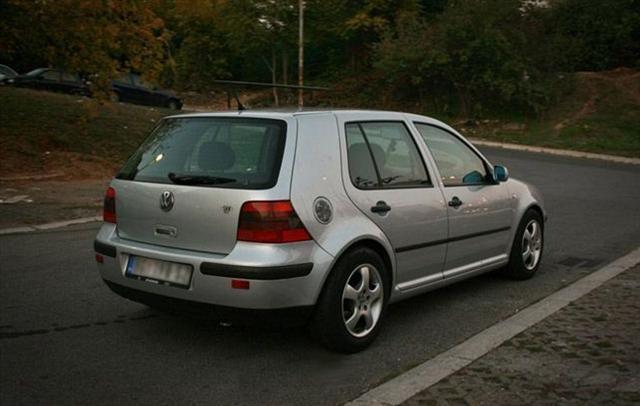 VW-Golf-IV--01