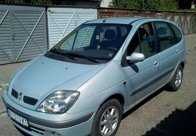 Renault Scenic 1.9DTi -02