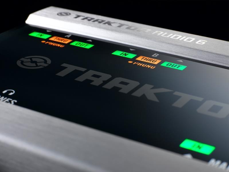 Native-Instruments-Traktor-Scratch-A6