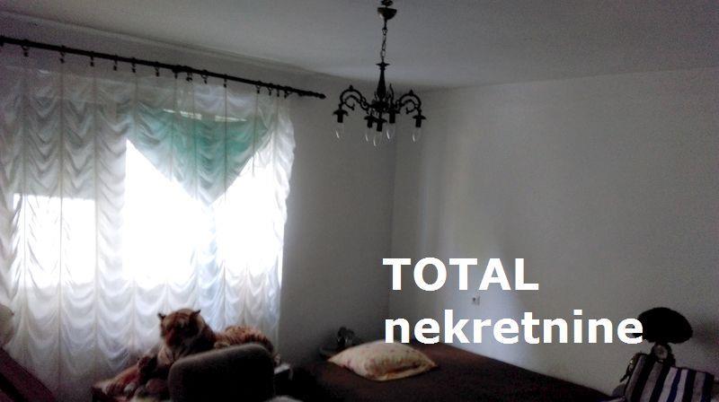Uknjizen-dvosoban-stan-