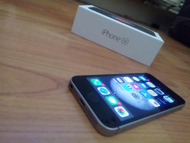 iPhone SE  32GB