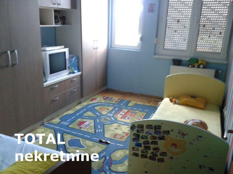 Uknjizen-cetvorosoban-duplex-stan-na-Telepu