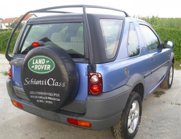 Land-Rover-Freelander--01-