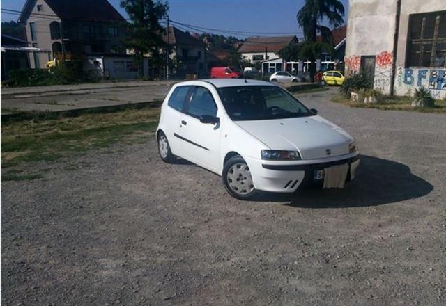 Fiat-Punto-1-2--01-