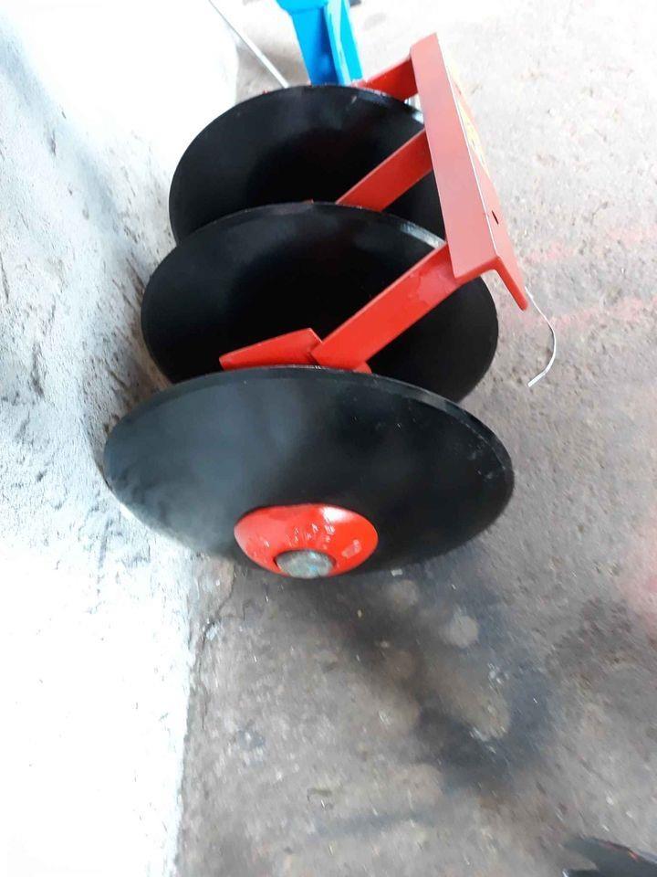 Speedo-tanjiraca-pipalica-ispod-traktora