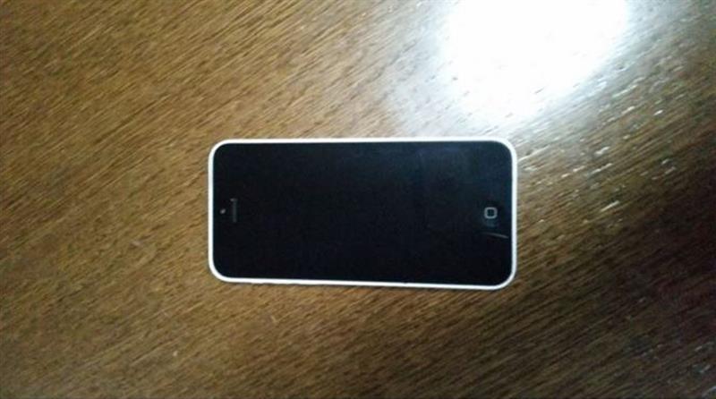 Apple-Iphone-5C--hitno