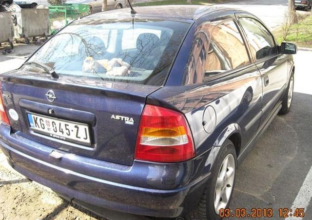 Opel-Astra-1-6-8V-Selection--01