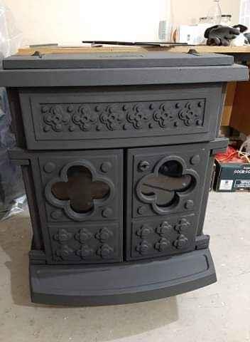 kamin pec