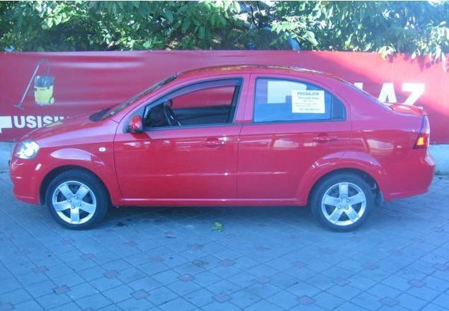 Chevrolet-Aveo-4DR-1-2-se--08