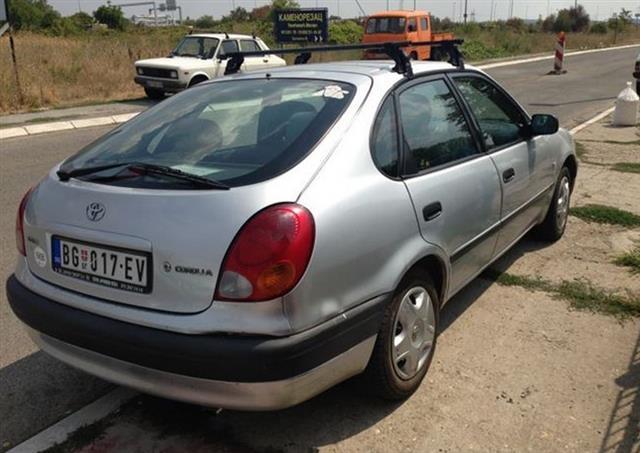 Toyota-Corolla--00