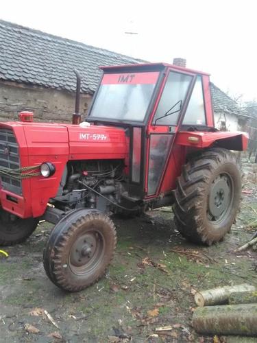 Traktor imt 577