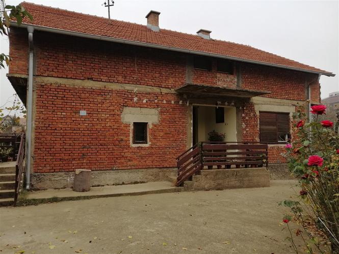 Izdajem kucu