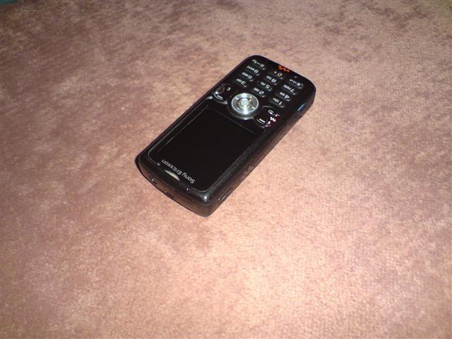 Sony Ericsson w 810 i + memorijska 512