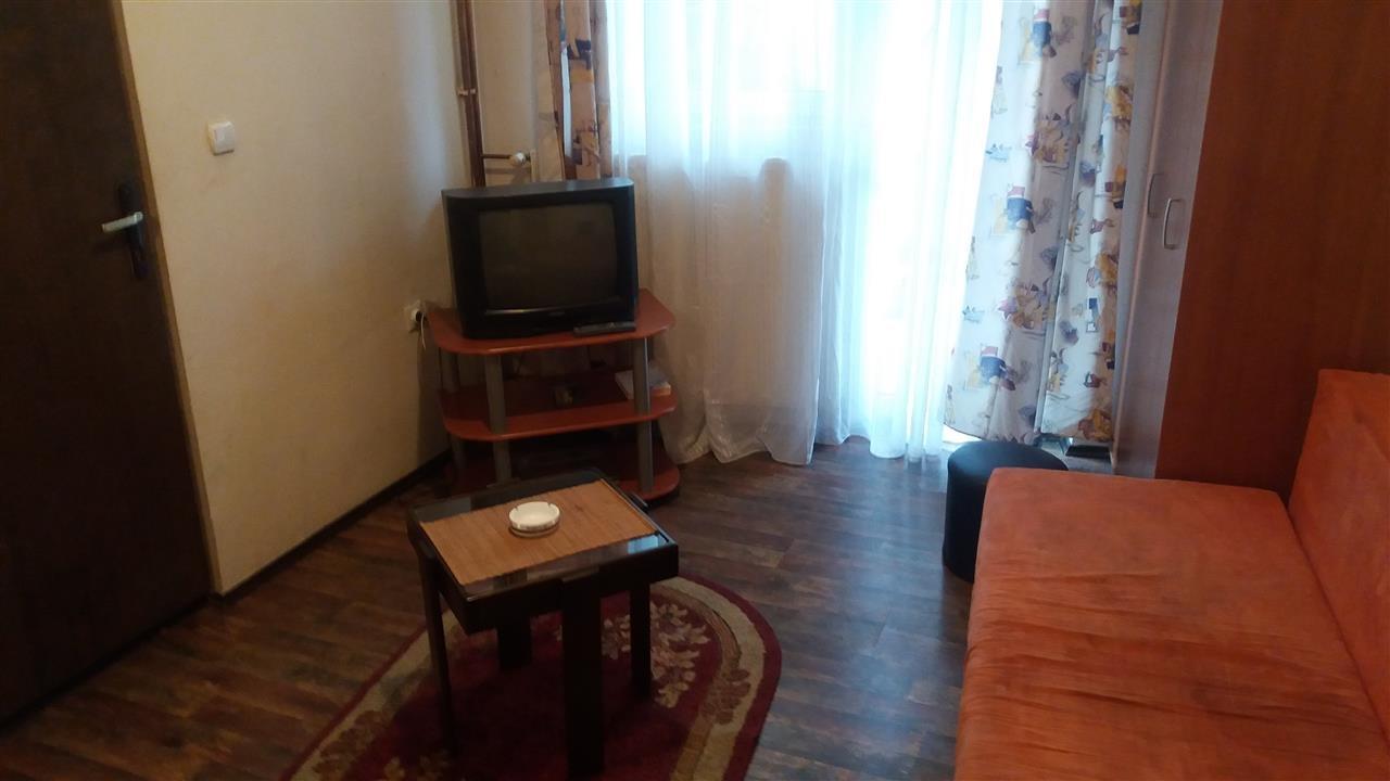 Izdajem-stan-u-Zajecaru----u-centru-prva-zona--nam