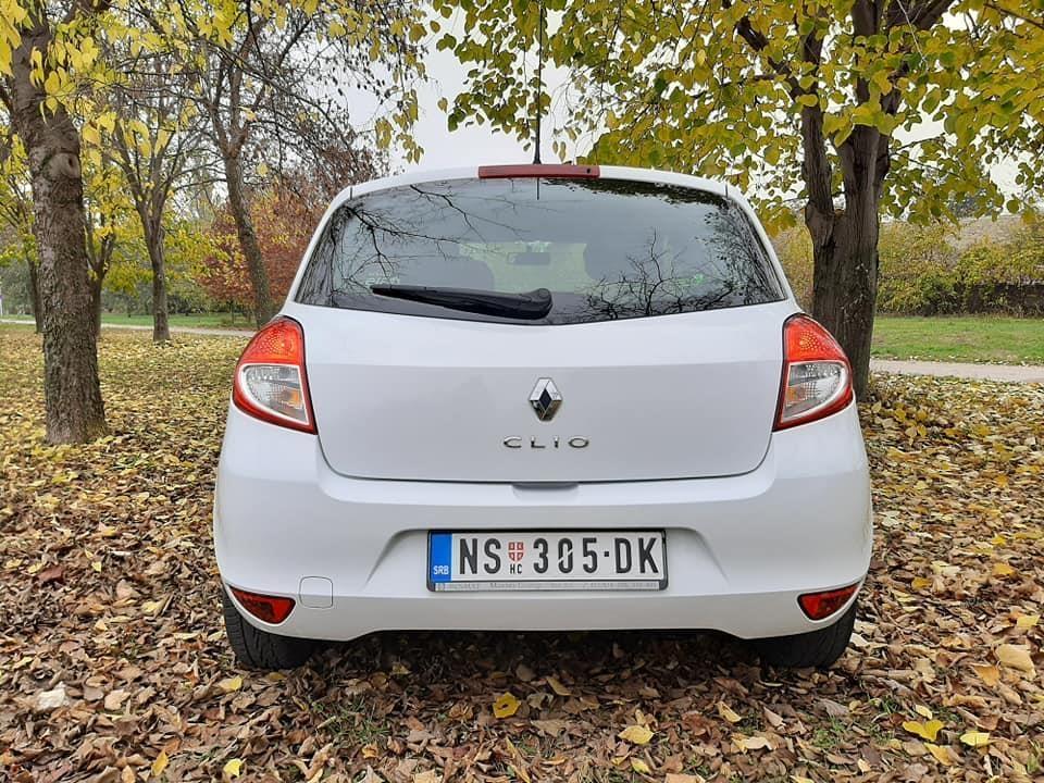 Renault-Clio-1-5-DCI