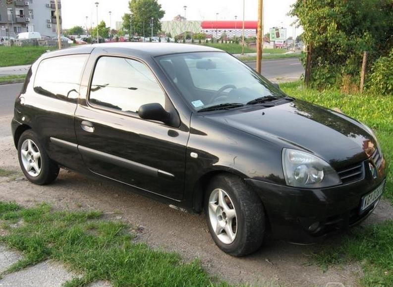Renault-Clio--07