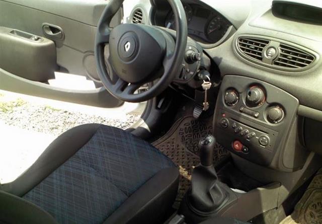 Renault-Clio-1-5-DCI--08-DIZEL