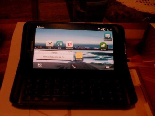 Nokia E7