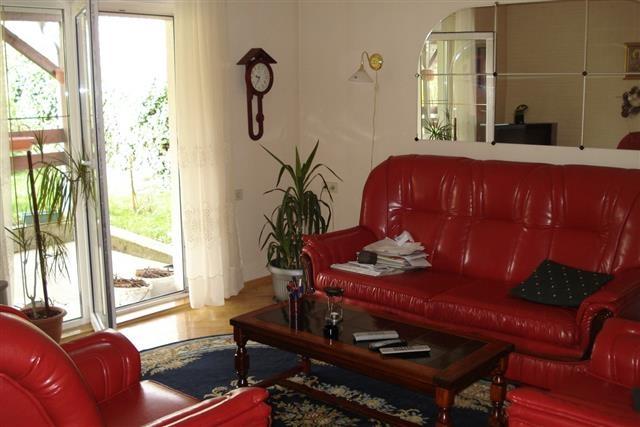 Kuce-382m2-u-Avali