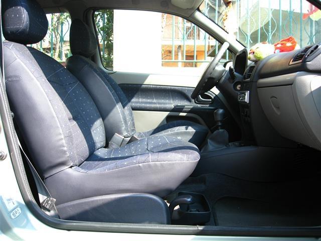 Renault-Clio-Authentique--01
