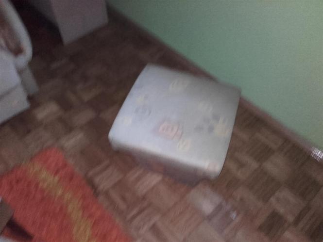 Dvosed fotelja i tabure
