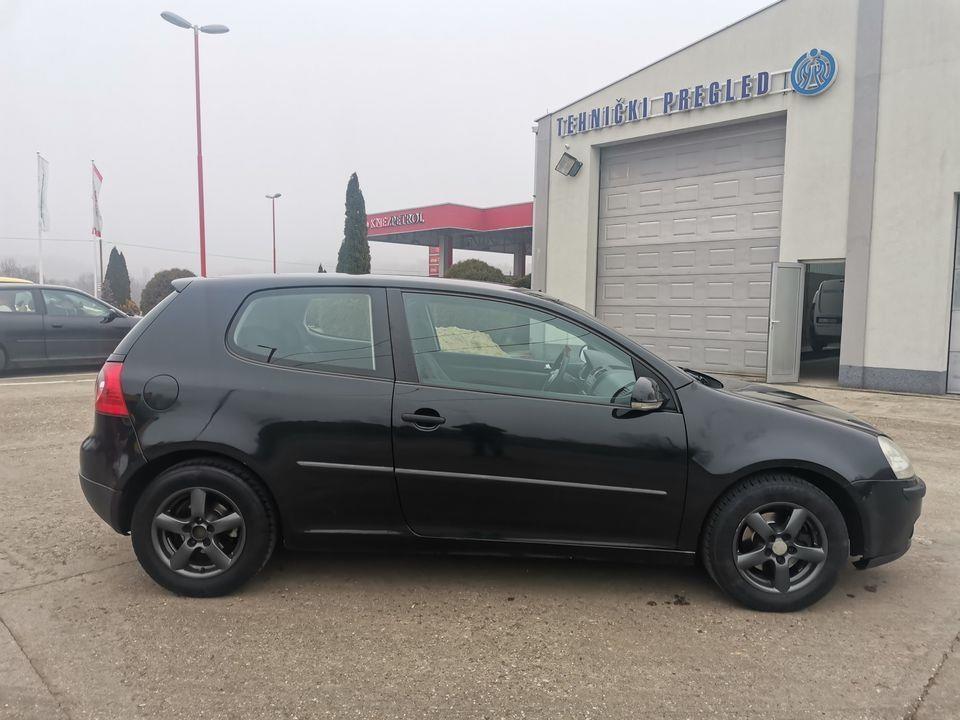 Vw-golf-5-1-6-fsi--Bas-dobro-stanje