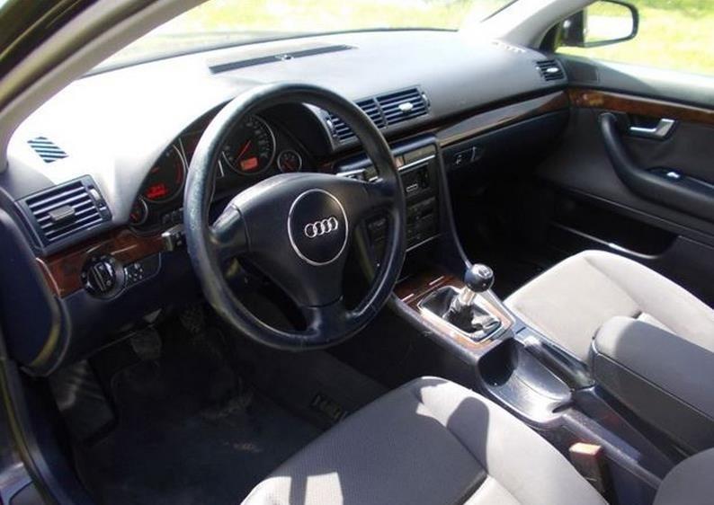 Audi-A4-2-0--01