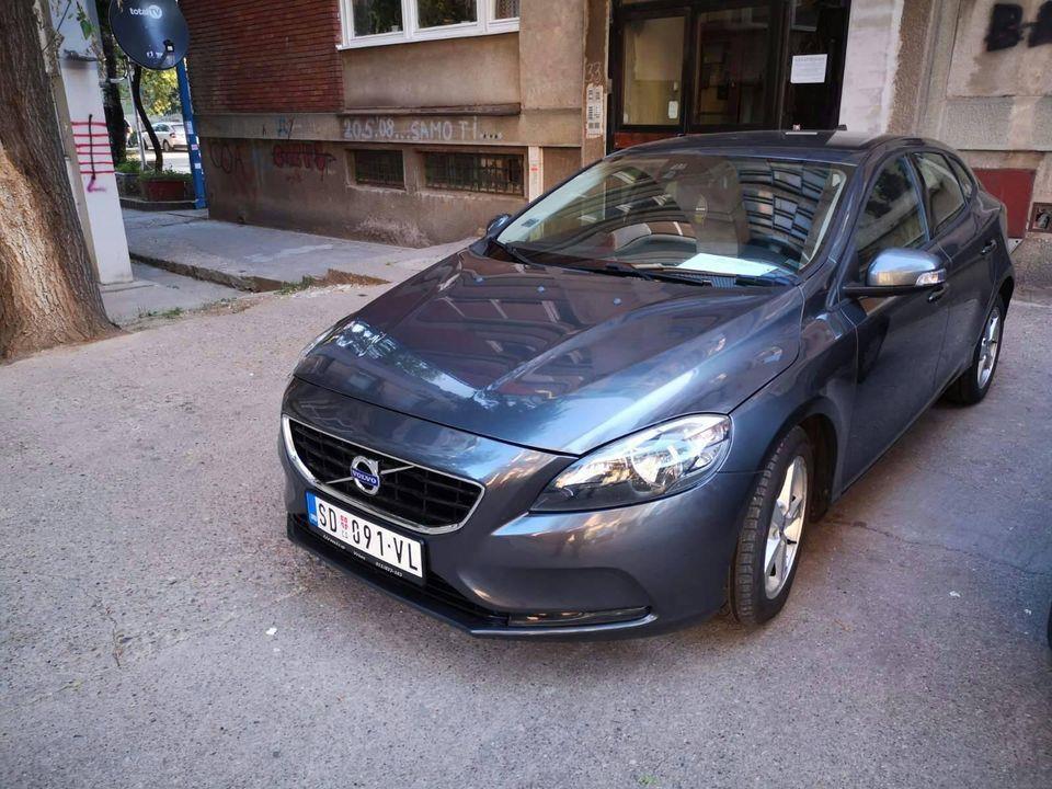 Volvo-V40-1-6-D2-2013-god