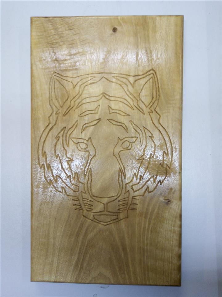Ručni-rad-Tigar-u-drvet