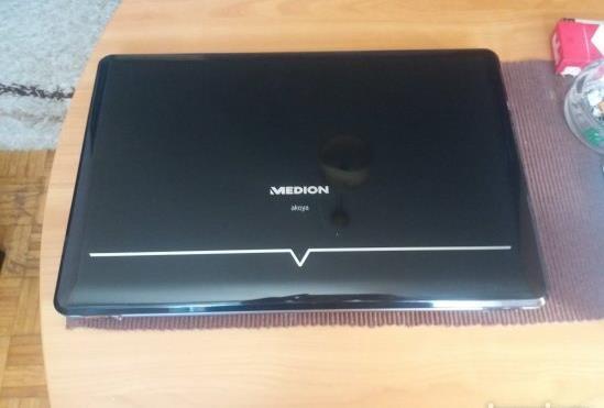 Medion-Akoya-Intel-C2D-17-3-led-Ekstra