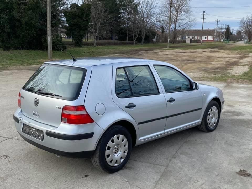 VW-GOLF-4