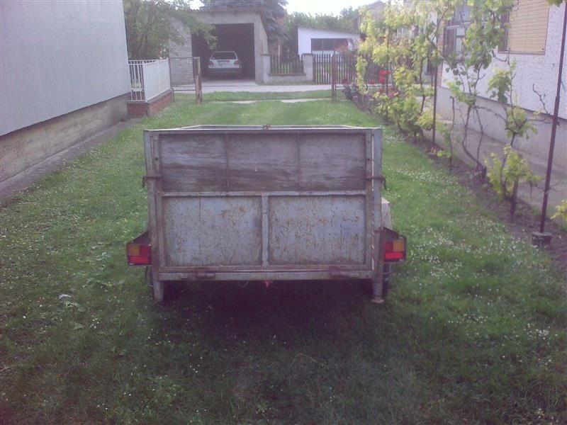 Negistrovanu-auto-prikolicu