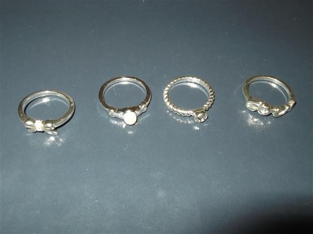 4 prstena avon