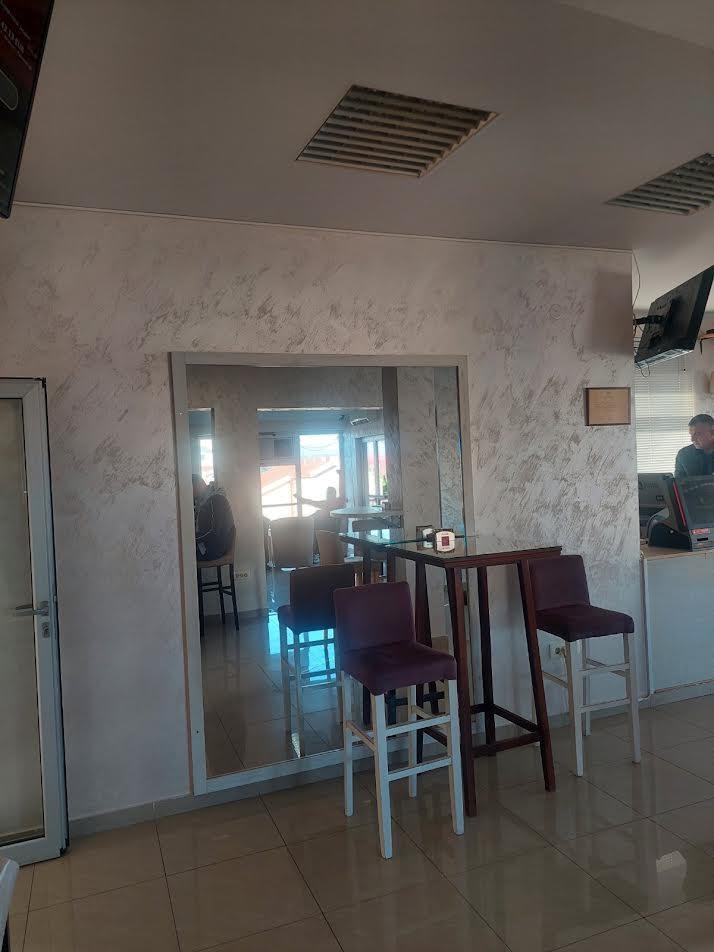 -Caffe-ENIGMA---potrebne-konobarice