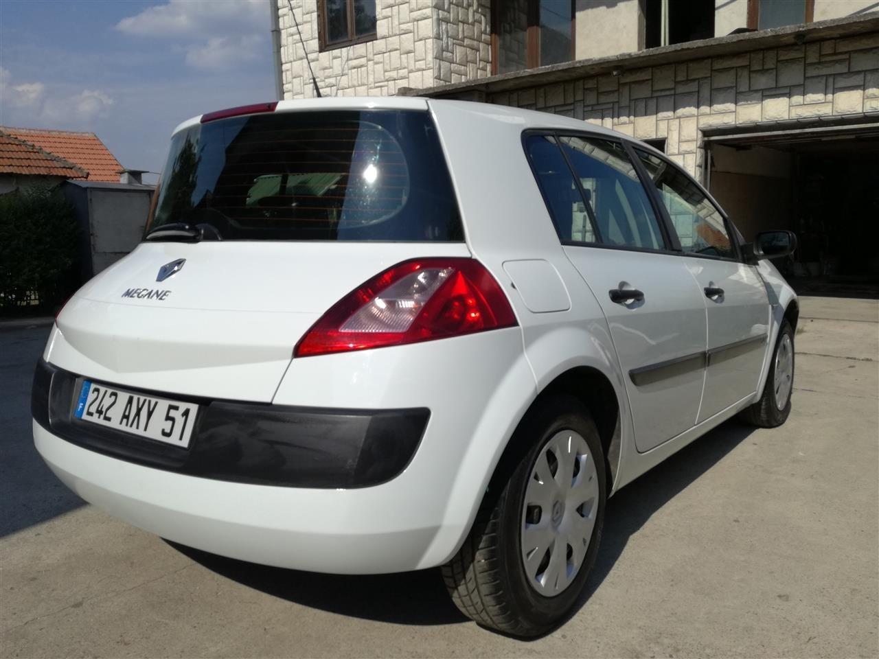 Renault-Megane--03
