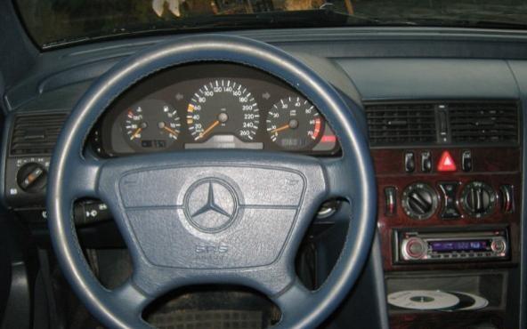 Mercedes-C-200-kompressor--97